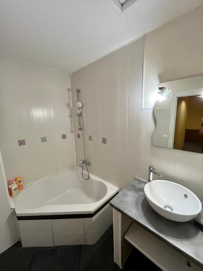 Appartement 2 Chambres - Lits King Size - Wifi - Baignoire Le Puy-en-Velay Luaran gambar