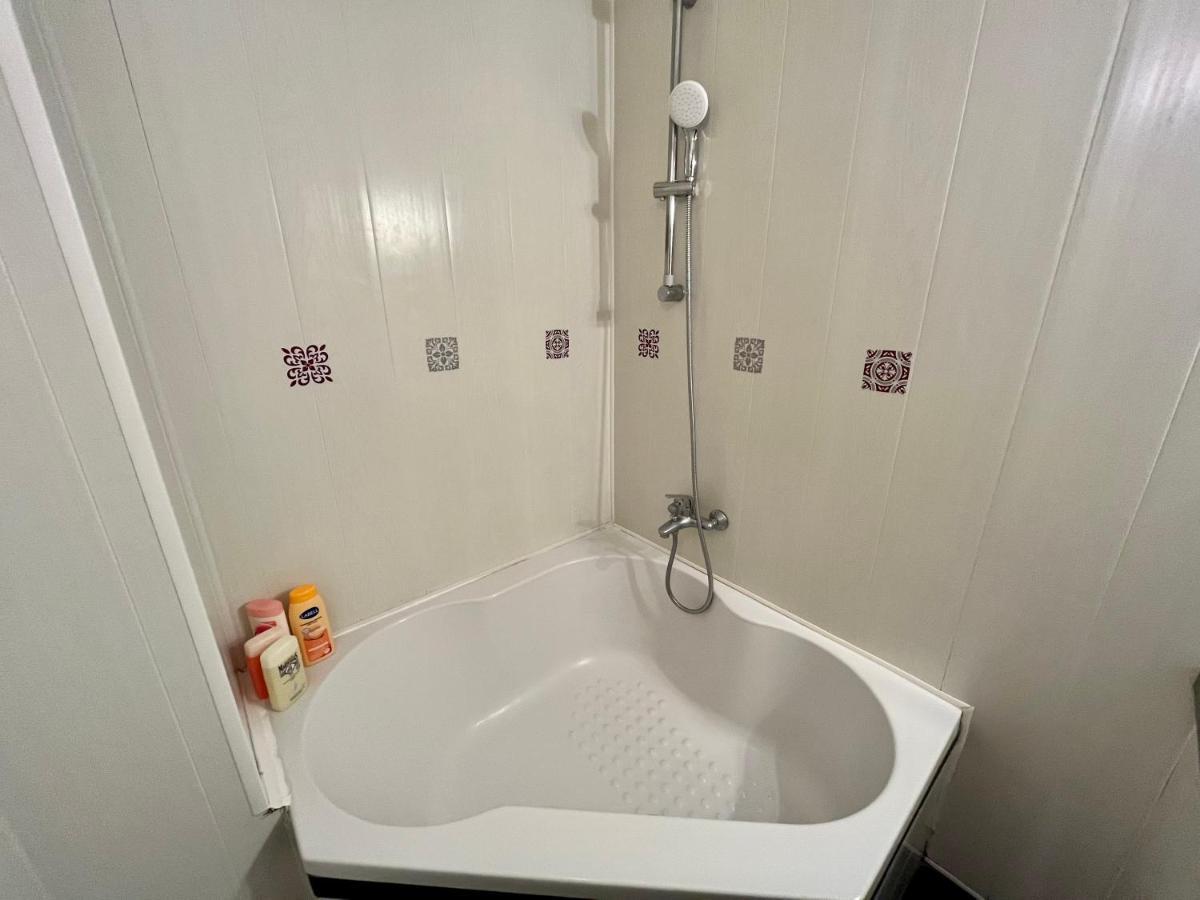 Appartement 2 Chambres - Lits King Size - Wifi - Baignoire Le Puy-en-Velay Luaran gambar